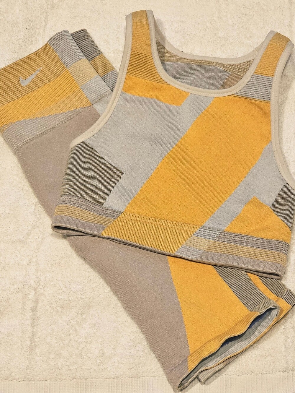 Nike Sculpt Icon Clash Seamless Matching Activewear Set - Size SMALL / MEDIUM